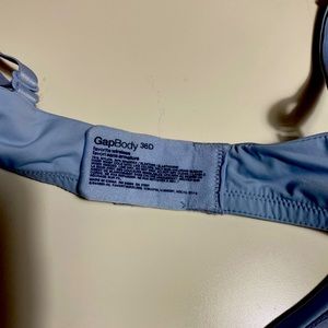 Body by gap wireless bra. 2 bras available gray and soft blue.